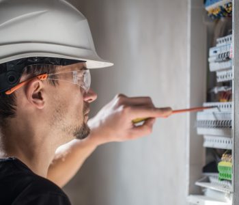 Manutenzione_degli_impianti_elettrici_quando_farla_e_perche_e_importante_139f02d1d6